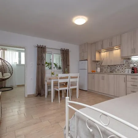 Seashades Apartment *