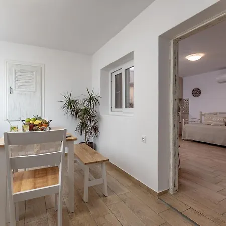 Seashades Apartment Naxos City
